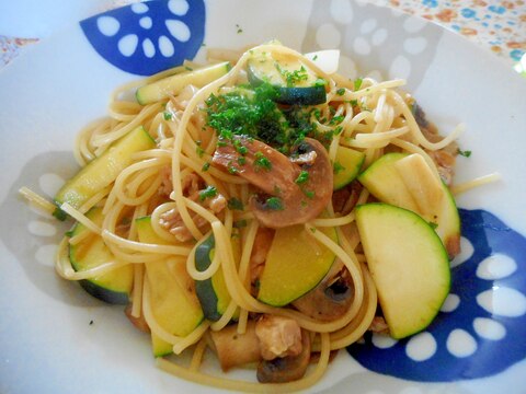 ズッキーニとマッシュルームのバター醤油パスタ